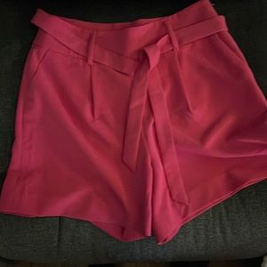 The 5”short White House Black Market